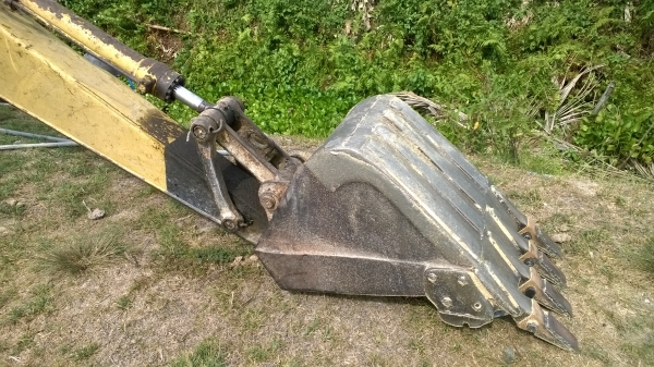 PC120-5 S/N30218 รถสภาพดี ใช้งานอยู่..ช่วงล่างสวย เอวแน่น เครื่อง ปั้ม แรง แน่นๆ รถผู้รับเหมาก่อสร้าง....