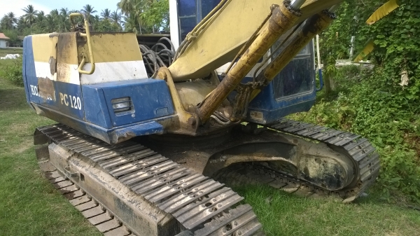 PC120-5 S/N30218 รถสภาพดี ใช้งานอยู่..ช่วงล่างสวย เอวแน่น เครื่อง ปั้ม แรง แน่นๆ รถผู้รับเหมาก่อสร้าง....