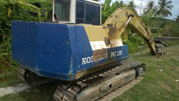 PC120-5 S/N30218 รถสภาพดี ใช้งานอยู่..ช่วงล่างสวย เอวแน่น เครื่อง ปั้ม แรง แน่นๆ รถผู้รับเหมาก่อสร้าง....
