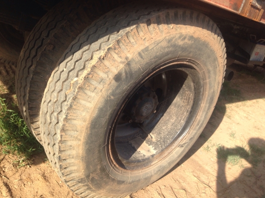 ขายด่วน 800,000 บาทครับ HINO FF 1J - 195 HP HO7D รถบรรทุกหกล้อติดเครน KATO 3 ตัน 3 ปลอกยืด กระบะเหล็กความยาว 5 เมตรสภาพดีมากครับ เครื่องยนต์แน่นกำลังแรงดี ภายในเก๋งคอนโซลสวยครบพร้อม พวงมาลัยเพาเวอร์ ช่วงล่างคัชซีไม่มีบวม ยาง 9.00 ขอบ 20 สภาพดี 70\% พร้อมบร ขายด่วน 800,000 บาทครับ HINO FF 1J - 195 HP HO7D รถบรรทุกหกล้อติดเครน KATO 3 ตัน 3 ปลอกยืด กระบะเหล็กความยาว 5 เมตรสภาพดีมากครับ เครื่องยนต์แน่นกำลังแรงดี ภายในเก๋งคอนโซลสวยครบพร้อม พวงมาลัยเพาเวอร์ ช่วงล่างคัชซีไม่มีบวม ยาง 9.00 ขอบ 20 สภาพดี 70\% พร้อมบร