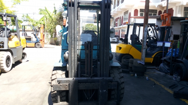 ขายรถ mitsu bishiขนาด 5 ตัน  เครื่องยนต์ดีเซล