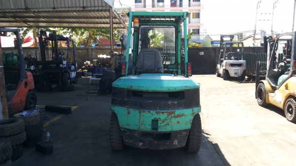 ขายรถ mitsu bishiขนาด 5 ตัน  เครื่องยนต์ดีเซล