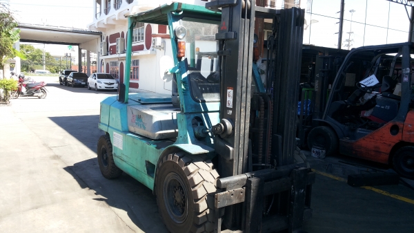 ขายรถ mitsu bishiขนาด 5 ตัน  เครื่องยนต์ดีเซล