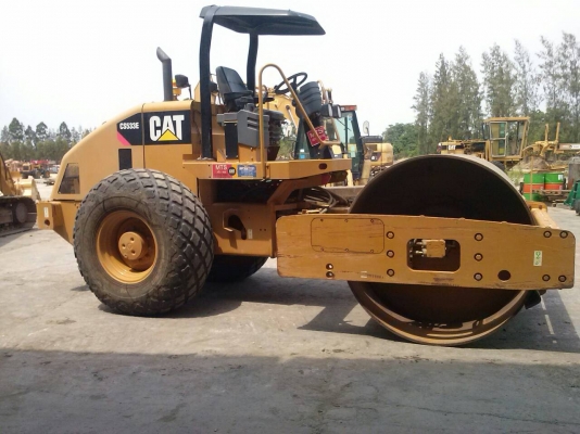 ขายรถบด CATERPILLAR  รุ่น CS533E  สภาพดีมาก