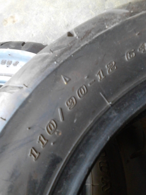 ยางรถจักรยานยนต์ DUNLOP ขอบ 12  มีคู่หน้า-หลัง  TEL.081-427-3941