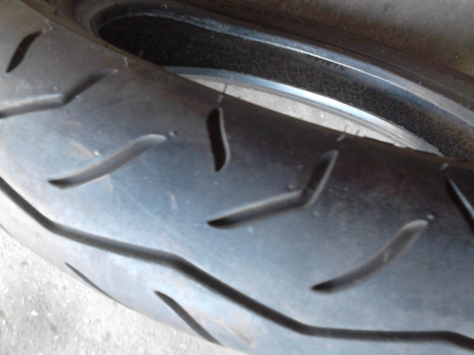 ยางรถจักรยานยนต์ DUNLOP ขอบ 12  มีคู่หน้า-หลัง  TEL.081-427-3941