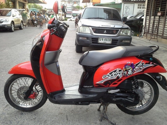 Scoopy i ปี 55 สีแดง ดำ รถบ้าน สวย เครื่องเดิมแน่นๆ ไม่หลวม ไม่หอน ชุดสีสด มีเล่ม เอกสารพร้อม