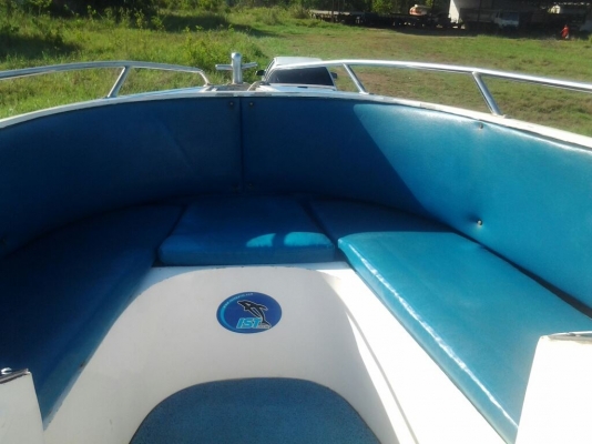 ขายเรือเร็ว 27 ฟุต ท้องไม้จริง เครื่องยามาฮา 115 แรง 2 ตัว พร้อมใช้งานทะเบียนพร้อมมีเทนเลอร์ให้พร้อมลากกลับใด้เลยค่ะ ขายเรือเร็ว 27 ฟุต ท้องไม้จริง เครื่องยามาฮา 115 แรง 2 ตัว พร้อมใช้งานทะเบียนพร้อมมีเทนเลอร์ให้พร้อมลากกลับใด้เลยค่ะ