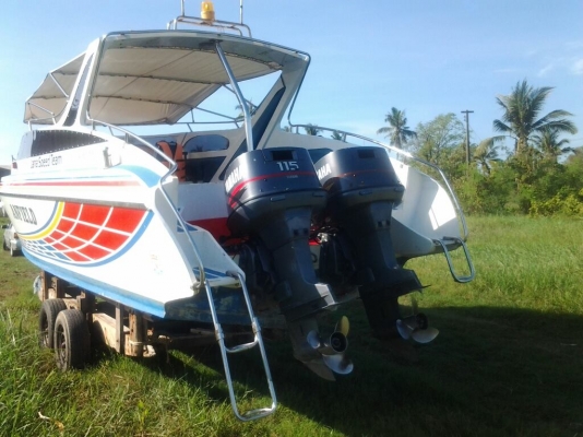 ขายเรือเร็ว 27 ฟุต ท้องไม้จริง เครื่องยามาฮา 115 แรง 2 ตัว พร้อมใช้งานทะเบียนพร้อมมีเทนเลอร์ให้พร้อมลากกลับใด้เลยค่ะ ขายเรือเร็ว 27 ฟุต ท้องไม้จริง เครื่องยามาฮา 115 แรง 2 ตัว พร้อมใช้งานทะเบียนพร้อมมีเทนเลอร์ให้พร้อมลากกลับใด้เลยค่ะ