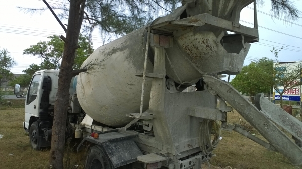 รถโม่ปูน2.5คิว 130แรง รถไม่มีเล่ม...สภาพสวย ไม่มีเอกสาร(ทำสัญญาซื้อ-ขาย)