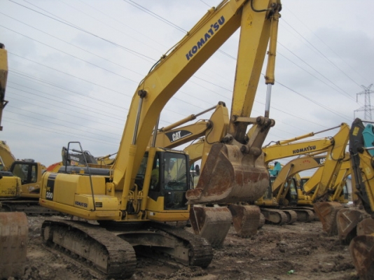 รถแบคโฮมือสอง KOMATSU PC200 สภาพรถเยี่ยม 090-268-2646