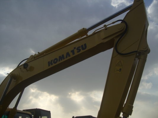 รถแบคโฮมือสอง KOMATSU PC200-6 สภาพรถเยี่ยม 090-268-2646