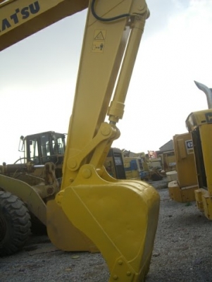 รถแบคโฮมือสอง KOMATSU PC200-6 สภาพรถเยี่ยม 090-268-2646