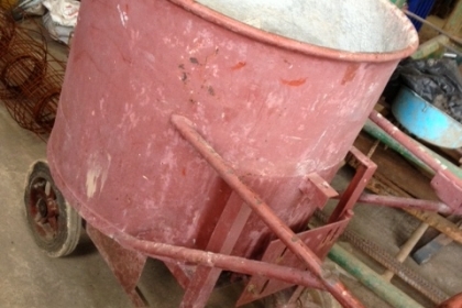 ถังผสมปูนสภาพดีครับมี  2  ถังครับสนใจโทรสอบถามได้ครับ