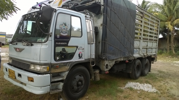 10ล้อเพลาเดียว FL187 รถสวยพร้อมใช้..เครื่องHO7C 185แรง  คัสซีสวย....