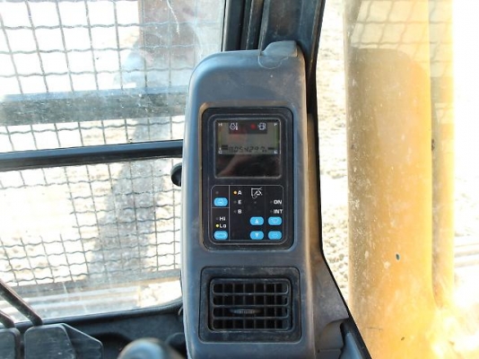 รถแบคโฮมือสอง KOMATSU PC200-7 สภาพรถเยี่ยม 090-268-2646