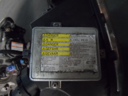 ขาย ไฟหน้า ซีนอน xenon Mazda 323 Protege ขาย ไฟหน้า ซีนอน xenon Mazda 323 Protege