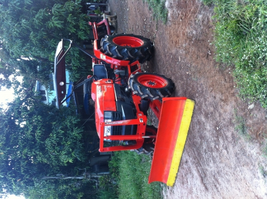 ขายรถไถkubota L4508 พร้อมอุปกรณ์2ชิ้น ดันหน้า ผาน6ใบ24 ตราช้าง พร้อมเล่มทะเบียน