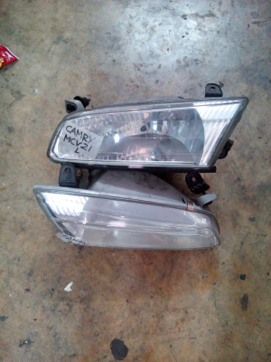 ไฟหน้าไฟมุมแคมรี่