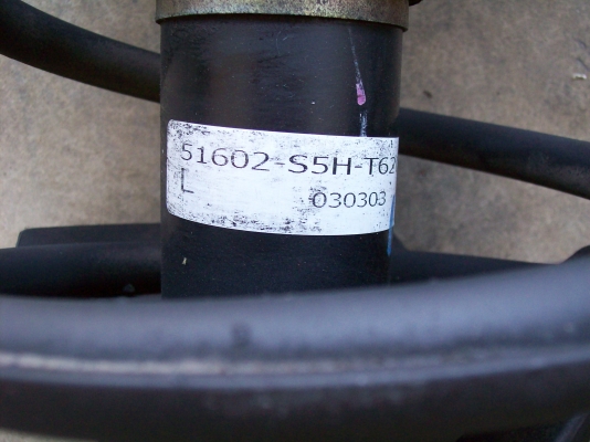 โช็คอัพพร้อมสปริงคู่หน้าฮอนด้า ซีวิค ไดเมนชั่น ของแท้โรงงาน สภาพสมบูรณ์มาก