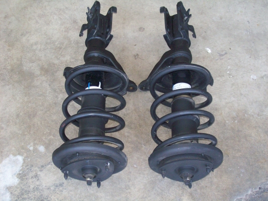 โช็คอัพพร้อมสปริงคู่หน้าฮอนด้า ซีวิค ไดเมนชั่น ของแท้โรงงาน สภาพสมบูรณ์มาก