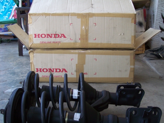 โช็คอัพพร้อมสปริงคู่หน้าฮอนด้า ซีวิค ไดเมนชั่น ของแท้โรงงาน สภาพสมบูรณ์มาก