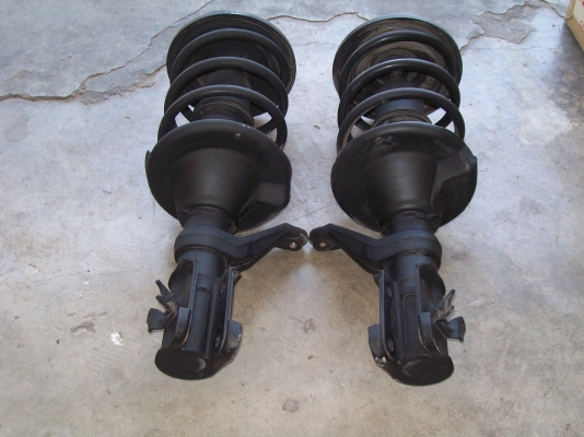 โช็คอัพพร้อมสปริงคู่หน้าฮอนด้า ซีวิค ไดเมนชั่น ของแท้โรงงาน สภาพสมบูรณ์มาก