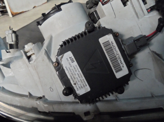 ขาย ไฟหน้า ซีนอน xenon Nissan Sunny Neo  ตัว 2