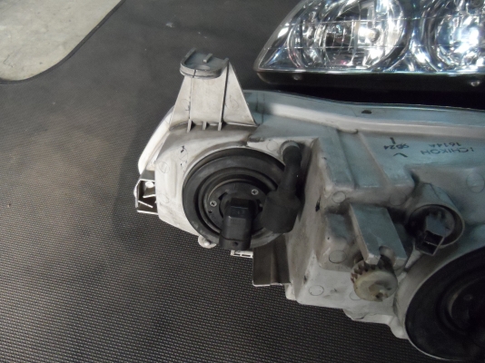 ขาย ไฟหน้า Nissan Cefiro A 33 ขาย ไฟหน้า Nissan Cefiro A 33