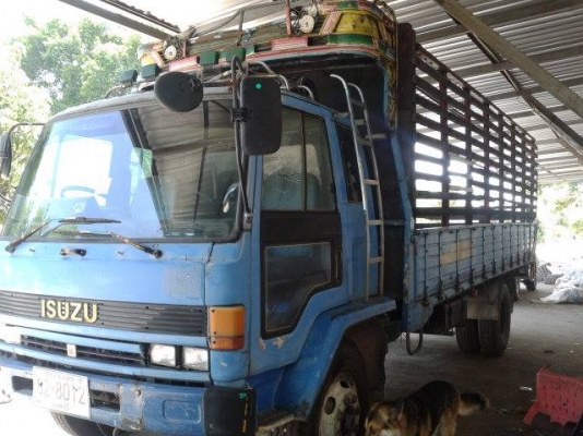 ขายรถ isuzu rocky 175 แรงม้า 6 ล้อ