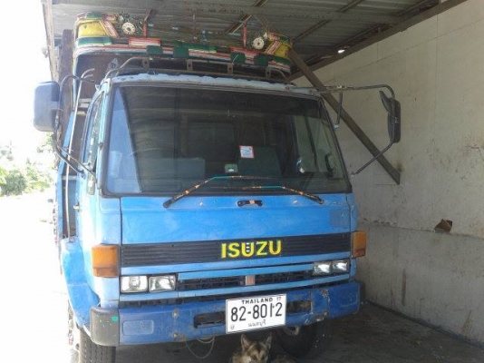 ขายรถ isuzu rocky 175 แรงม้า 6 ล้อ