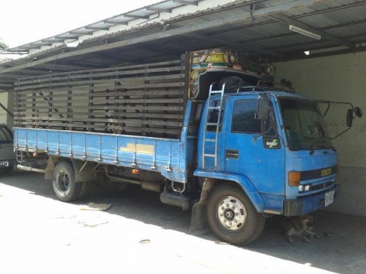 ขายรถ isuzu rocky 175 แรงม้า 6 ล้อ