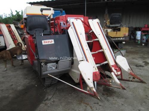 รถเกี่ยวข้าวนั่งขับ!!!! รหัสสินค้า : 13001472  ยี่ห้อ : YANMAR รุ่น : CT800