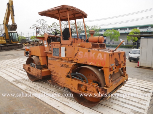 รถบด SAKAI SW70 นำเข้า บจก.สหสินอีควิปเม้นท์ โทร.081-5851880, 02-5168100-1 www.sahasinequipment.com