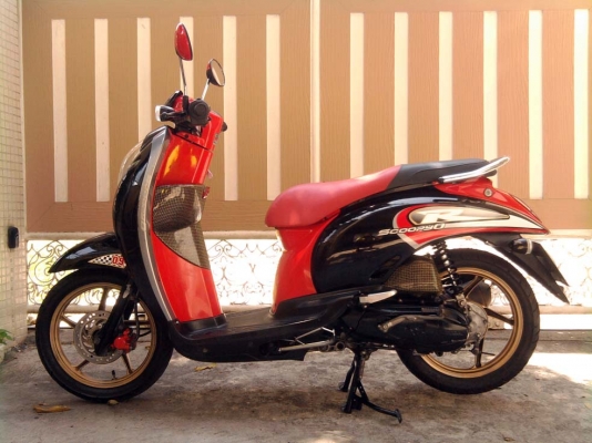 ขออนุญาติขาย HONDA Scoopy-i 110 มือเดียว ล้อแม็ก โอนให้ฟรีครับ