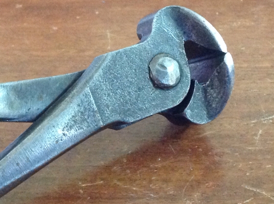 ขายคีมปากนกแก้วโบราณ ปี 1851 อายุ 100 กว่าปี