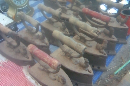 เตารีดโบราณหัวไก่สภาพเดิมๆครับสวยๆครับหายากครับรุ่นนี้น่าสะสมครับ เตารีดโบราณหัวไก่สภาพเดิมๆครับสวยๆครับหายากครับรุ่นนี้น่าสะสมครับ