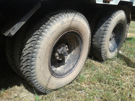 สิบล้อสองเพลา ท้ายลาด (ท้ายเป็ด)   195   แรงม้า พร้อมใช้งาน