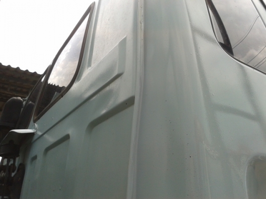 สิบล้อสองเพลา ท้ายลาด (ท้ายเป็ด)   195   แรงม้า พร้อมใช้งาน