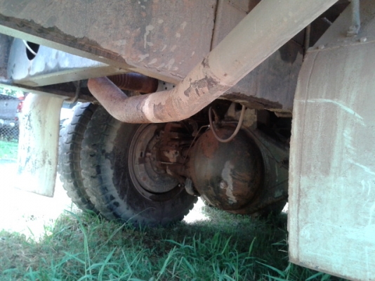 สิบล้อสองเพลา ท้ายลาด (ท้ายเป็ด)   195   แรงม้า พร้อมใช้งาน