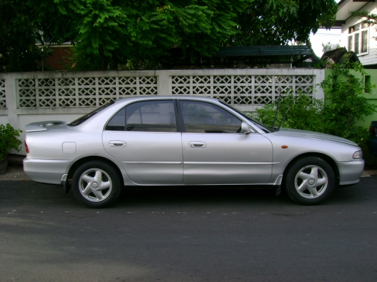 MITSUBISHI ULTIMA 2000 CC เกียร์ AUTO สภาพดี 68,000.-