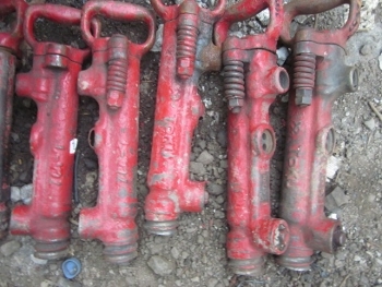 ขายตามสภาพครับ- หัวแย็กลม เจาะปูน TAKU ไม่มีดอก จำนวน 9 ตัว ราคาเหมา ทั้งหมดเพียง 1,500 บาท เท่าน้ันครับ