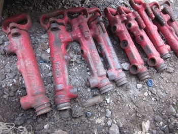 ขายตามสภาพครับ- หัวแย็กลม เจาะปูน TAKU ไม่มีดอก จำนวน 9 ตัว ราคาเหมา ทั้งหมดเพียง 1,500 บาท เท่าน้ันครับ