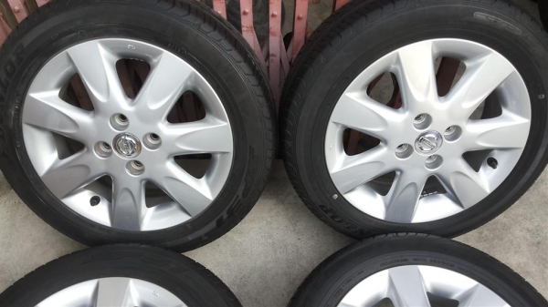 ล้อแม็กซ์ nissan march ขอบ15 พร้อมยาง 175 60 15