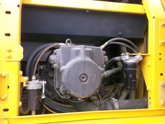 รถแบคโฮมือสอง KOMATSU PC210-LC สภาพรถเยี่ยม 090-268-2646