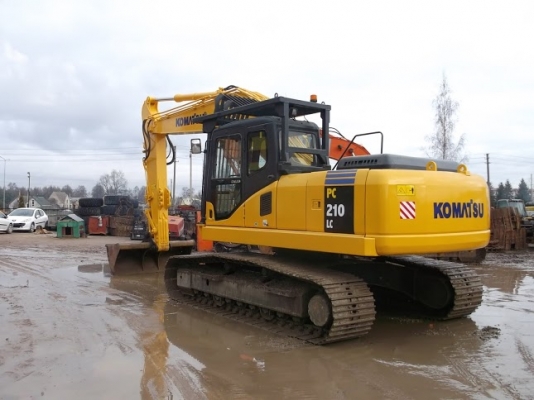 รถแบคโฮมือสอง KOMATSU PC210-LC สภาพรถเยี่ยม 090-268-2646