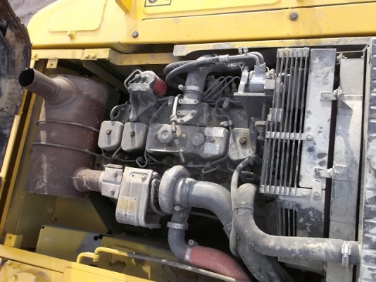 รถแบคโฮมือสอง KOMATSU PC210-LC สภาพรถเยี่ยม 090-268-2646