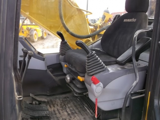 รถแบคโฮมือสอง KOMATSU PC210-LC สภาพรถเยี่ยม 090-268-2646