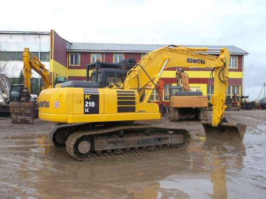 รถแบคโฮมือสอง KOMATSU PC210-LC สภาพรถเยี่ยม 090-268-2646