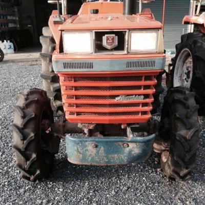 ขายรถไถ KUBOTA L1-22 พร้อมผาน 5* 22 นิ้ว ขายรถไถ KUBOTA L1-22 พร้อมผาน 5* 22 นิ้ว